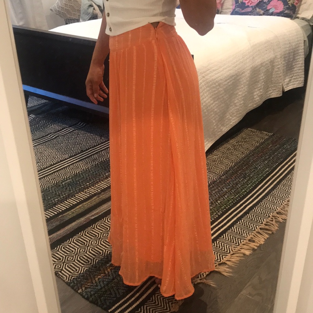 Flowy maxi skirt